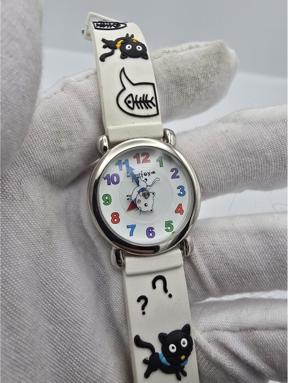Fusion Kids Black Cat Fish Bone 3D Silicone Strap Quartz Watch White